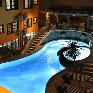 1775 Adriatico Appartement Manilla
